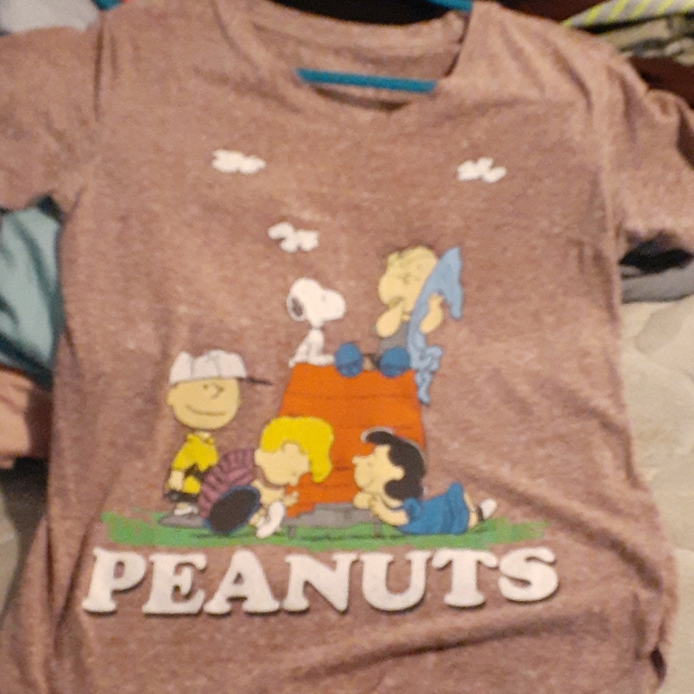 Tshirt, with Charlie brown and them on it